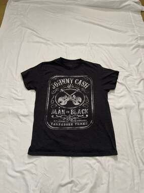 Johnny Cash Man in Black Tennessee Three Graphic T-Shirt Size Large